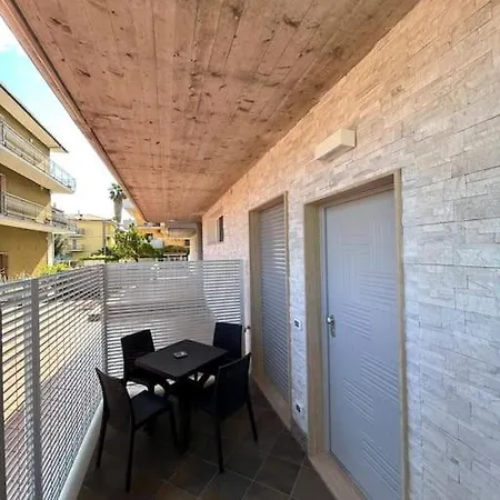 Lägenhet Lui San Benedetto del Tronto